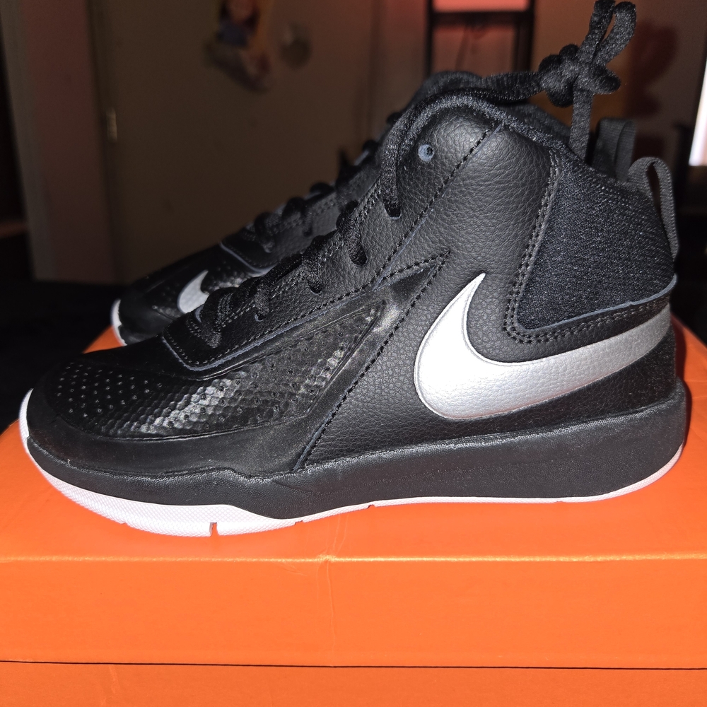 Nike Team Hustle D7  Black and Silver High-Top Basketball Sneakers